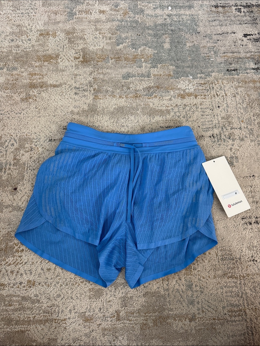 NWT size 2 Lululemon Fast and Free Airflow Short 3”